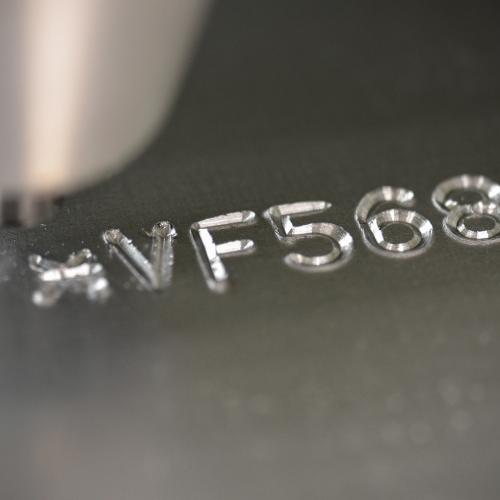 SV510 - インライン式罫書き式刻印機 - 深彫り | テクニフォーがグラボ
